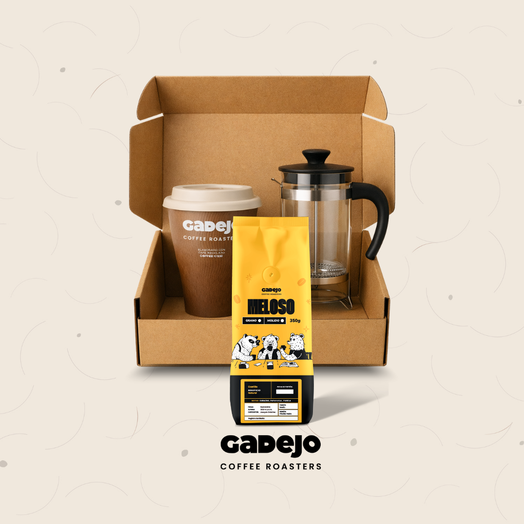 Kit de Regalo Café GADEJO: Prensa Francesa + Vaso Reutilizable + Bourbon Rosado Honey 350 gr
