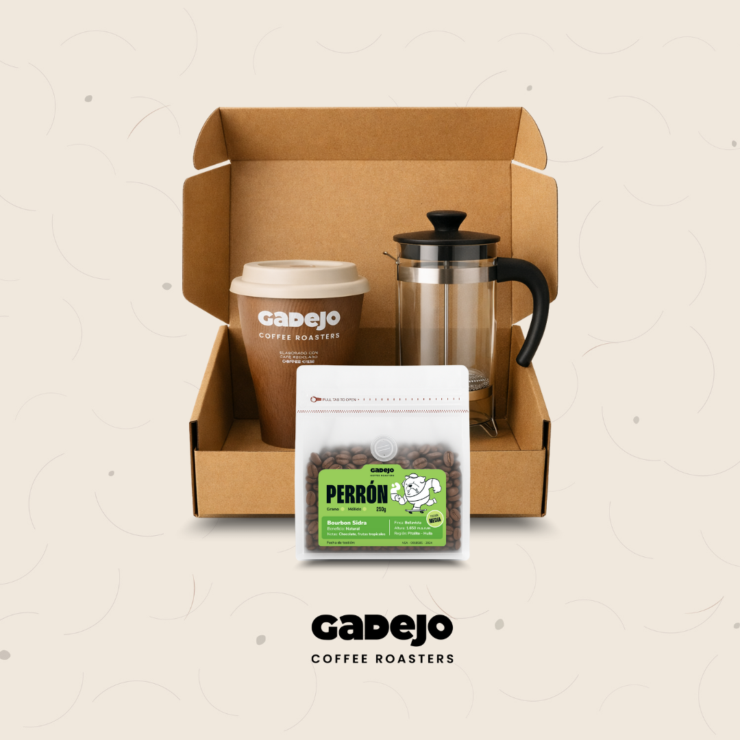 Kit de Regalo Café GADEJO: Prensa Francesa + Vaso Reutilizable + Bourbon Sidra Natural 250 gr